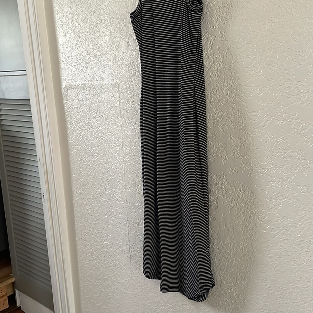 Dress - Picture 6 of 6